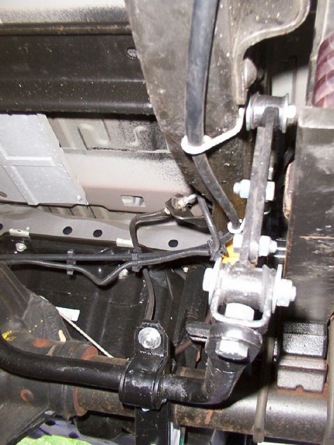 2001 Ford Excursion - Yeah I used the Hellwig links, Ford has discontinued the links for the Excursion. Rumor has it they might re-appear for '03.