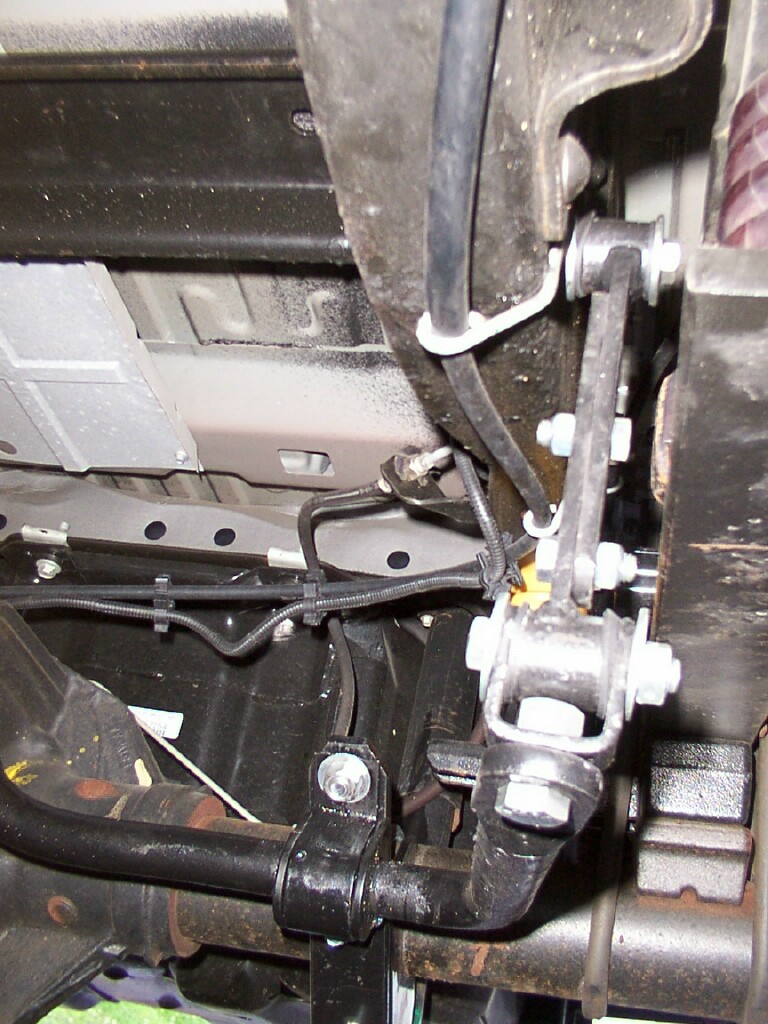 Yeah I used the Hellwig links, Ford has discontinued the links for the Excursion.  Rumor has it they might re-appear for '03.