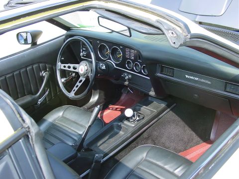 1986 Ford Mustang - Interior view of a 1975 Ford Mustang II, a distinctive dashboard and seating.