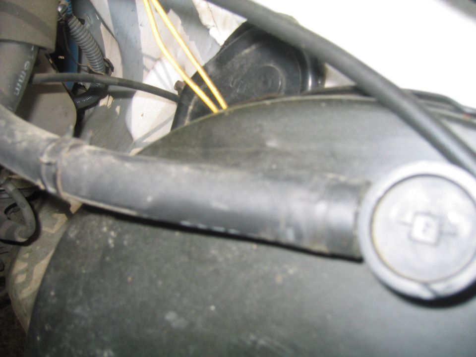 closer picture of the brake booster line