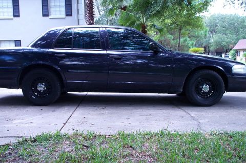 1999 Ford Crown Victoria photo