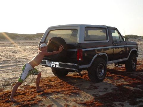 1986 Ford Bronco - Cambo attempting to help me.