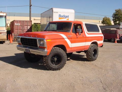 1979 Ford Bronco - This Ford Bronco appears to be a 1978 model, not a 1979 as claimed, based on its grille design.