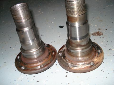 1996 Ford Bronco - 81 k20 on left, 85 k10 sub. on right. Angle doesnt do it justice but they are the same.