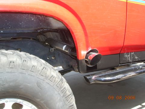 1985 Ford Bronco - exit out passinger side.