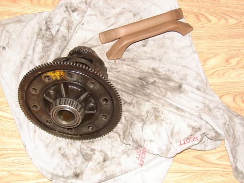 1996 Ford Bronco - 8.8 carrier and grab handles