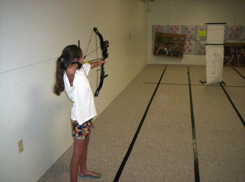Alexis shooting the Range at Oasis Outback
Sept 2, 2006