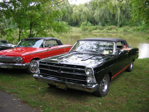1971 Ford Ranchero - Two nice ragtops.