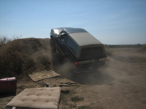 1995 Ford Bronco - note all the garbage...