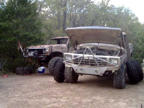 1984 Ford Bronco - changing tires and fixxing an axleshaft
