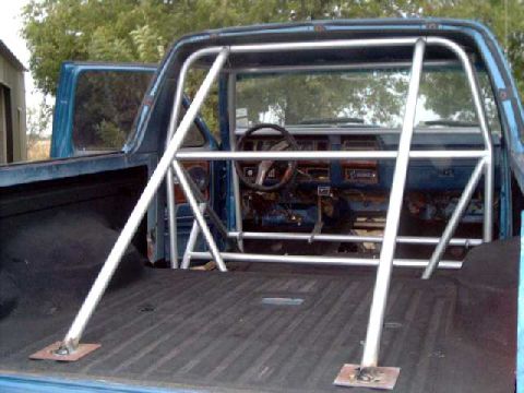 1984 Ford Bronco - Rear supports ( kickers) mounted