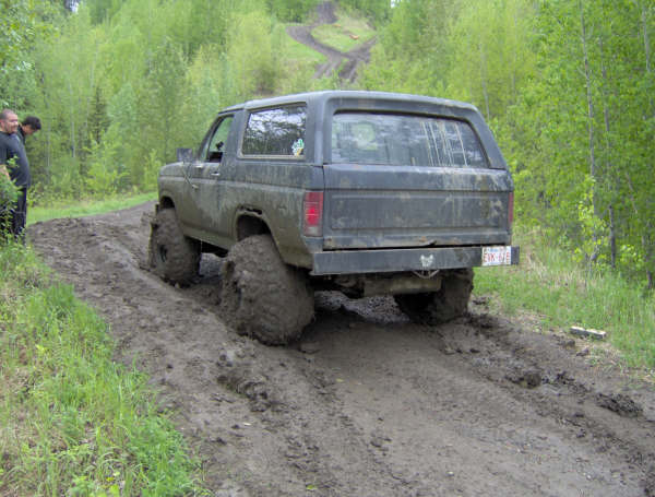Jeffs 6 banger beast. 4 inch body 2 inch suspension lift. 36" TSL's. 4.10 gears with Auburn lockers.