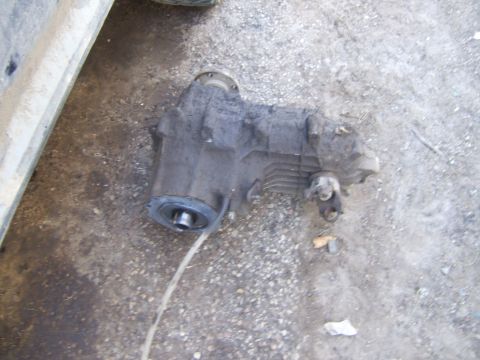 1989 Ford Bronco - Old case. No 4 High. Very hard to get out of 4 low. Have another case from a truck. Will try and swap inner parts so I have a spare.