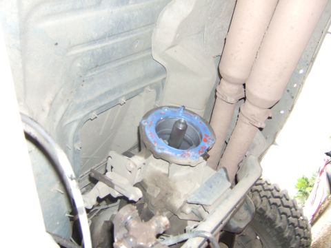 1989 Ford Bronco - Finally got around to changing the t-case. Wasn't near as bad as i thought. Easy Easy job. Happy now.