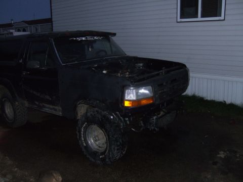 1989 Ford Bronco - This black Ford Bronco appears to be from the 1992-1996 generation, not a 1989 model.