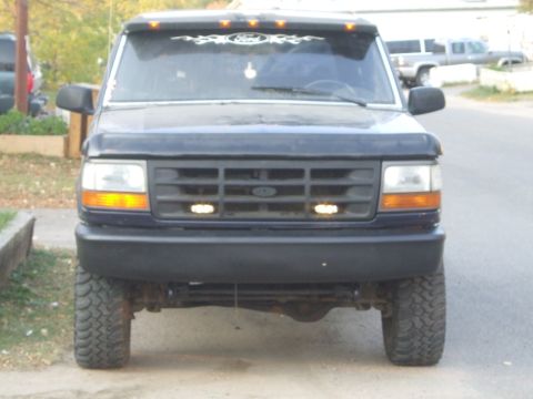 1989 Ford Bronco - From the front, Fog lights on. Whole process took 2 days, Labour day long weekend