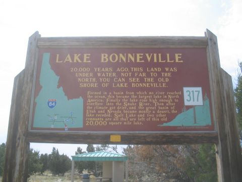 1979 Ford Bronco - Informational sign detailing the history and geography of Lake Bonneville.