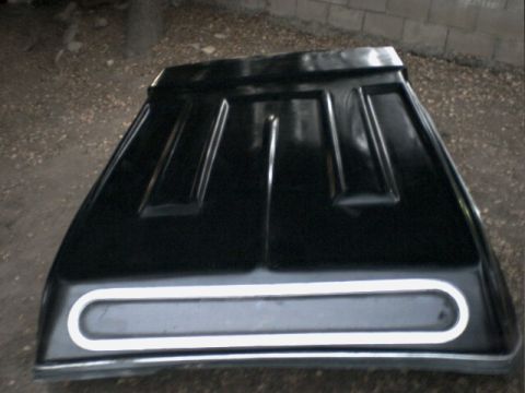 1972 Ford Ranchero - Aftermarket hood scoop with silver trim is shown from the front.
