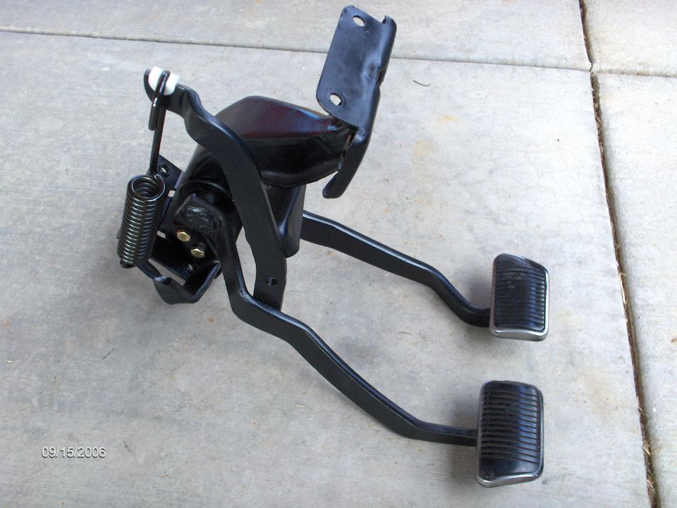 Finished product. The spring and the plastic insulator pad are available from and made by Scott Drake. Bob made the spring assist bracket. Close up is available in the next picture.