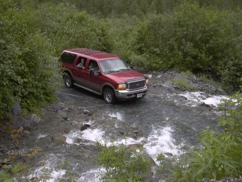 2000 Ford Excursion photo
