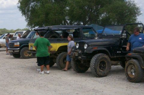 1993 Ford Bronco - Kids looking for drivers