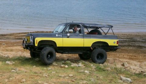 1993 Ford Bronco - Black & yellow Blazer
