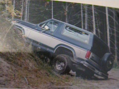 1985 Ford Bronco - Tyring to be cool!!