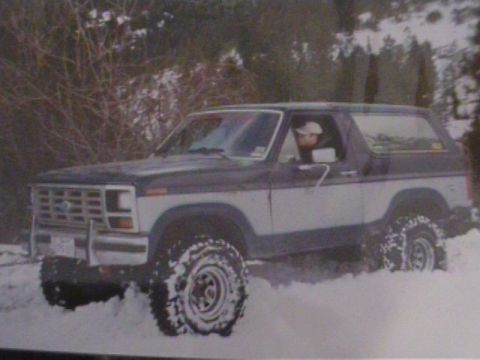 1985 Ford Bronco - 4" lift and 35's. Starting to look more used!