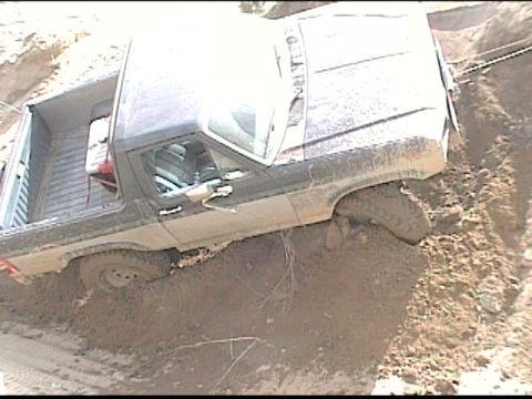 1985 Ford Bronco - Pic doesnt look bad. I thought I was going over though!
