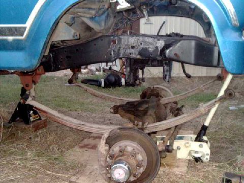 1984 Ford Bronco - axle under Bronco with rear F350 leaf springs