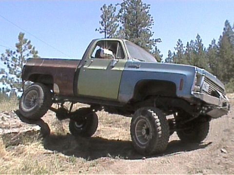 1985 Ford Bronco - Blair on a little rock!
