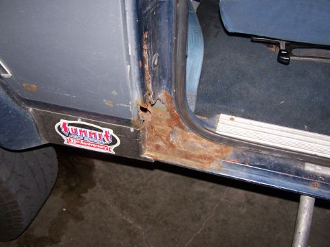 1986 Ford Bronco - Rusty Door Jamb