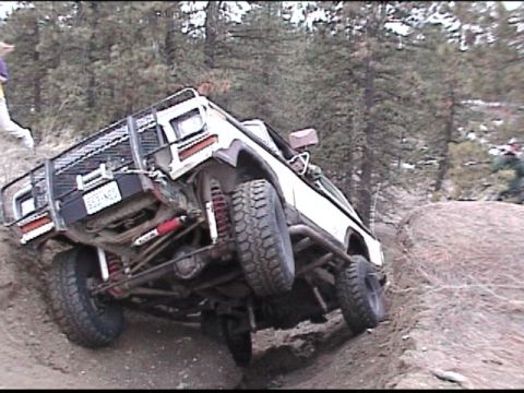 1985 Ford Bronco - Cory had no problem with this washed out hill climb!