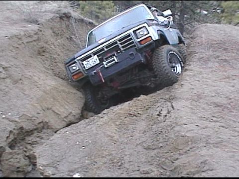 1985 Ford Bronco - I had a little problem! Snapped my slip yoke on the passenger side