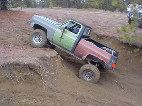 1985 Ford Bronco - Blair got his new 38s. SWEET!