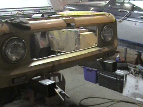 1985 Ford Bronco - Steve is boxing in the front part of his frame.