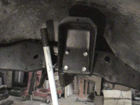 1985 Ford Bronco - With a little modifying I got all 4 bolts in.