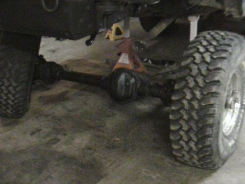 1985 Ford Bronco - Got the rotor hub and axles installed.