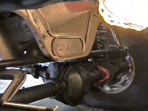 1985 Ford Bronco - Steering rod is pretty high. Must cut cross member!