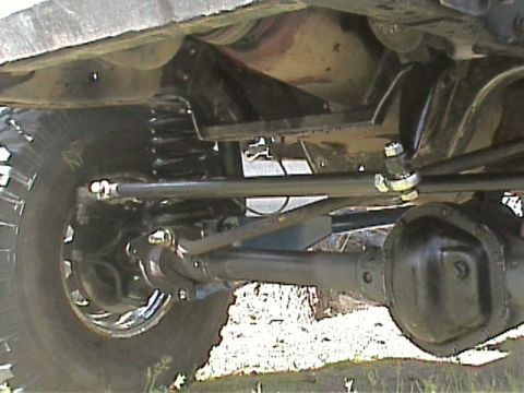 1985 Ford Bronco - Steering is done!!! Odd set up though. Tie rod ends and heim joints.