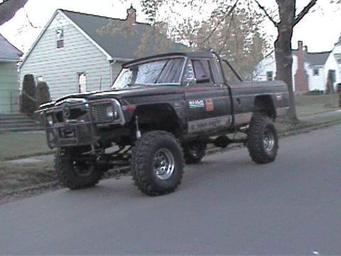 1985 Ford Bronco - The Jeep after the spring over and shackle flip!!
