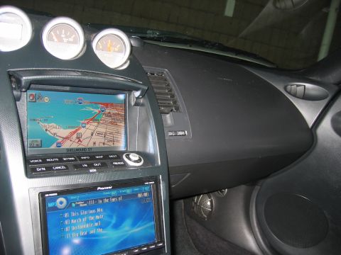 2004 Nissan 350Z - Mp3 playing and new DLS components.
