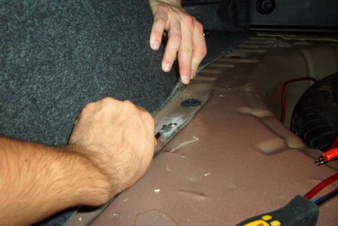 2001 Ford Taurus - This is a good spot for the ground, out of the way and easily concealed.
