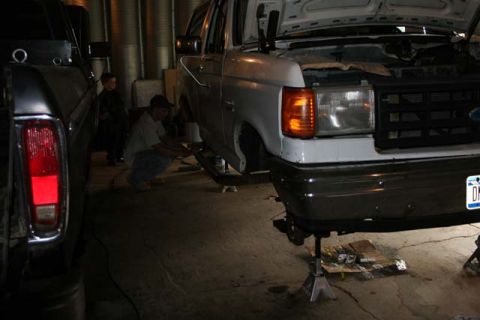 1987 Ford Bronco - Can too find good help!