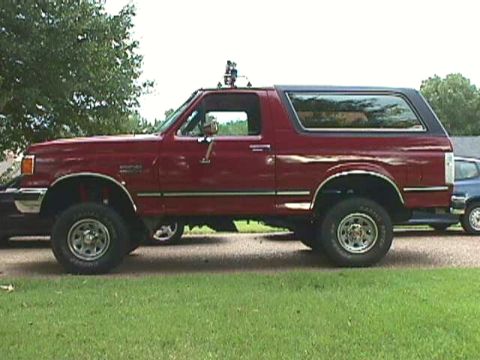 1989 Ford Bronco - lift w/ 31's and ugly light bar