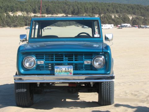 1978 Ford Bronco - blue