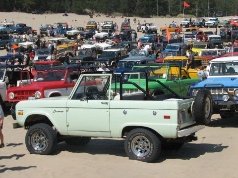 1978 Ford Bronco - sea foam
