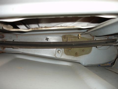 1996 Ford Bronco - Close-up of the tailgate latch mechanism on a 1996 Ford Bronco.