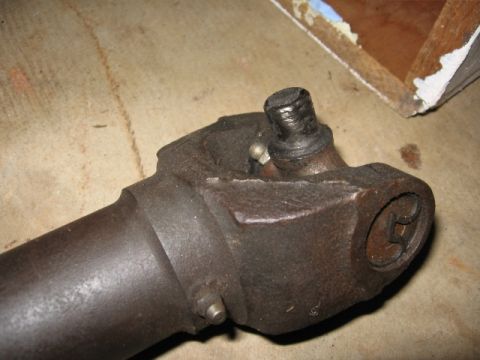 1978 Ford Bronco - This is the third u-joint my race car drivin' has chewed up.