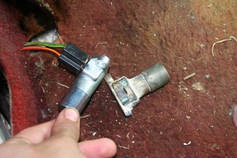 1987 Ford Bronco - MudJunky replaces the Bronco's High Beam Switch